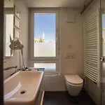 F Апартаменты *