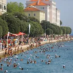 Daire F Zadar